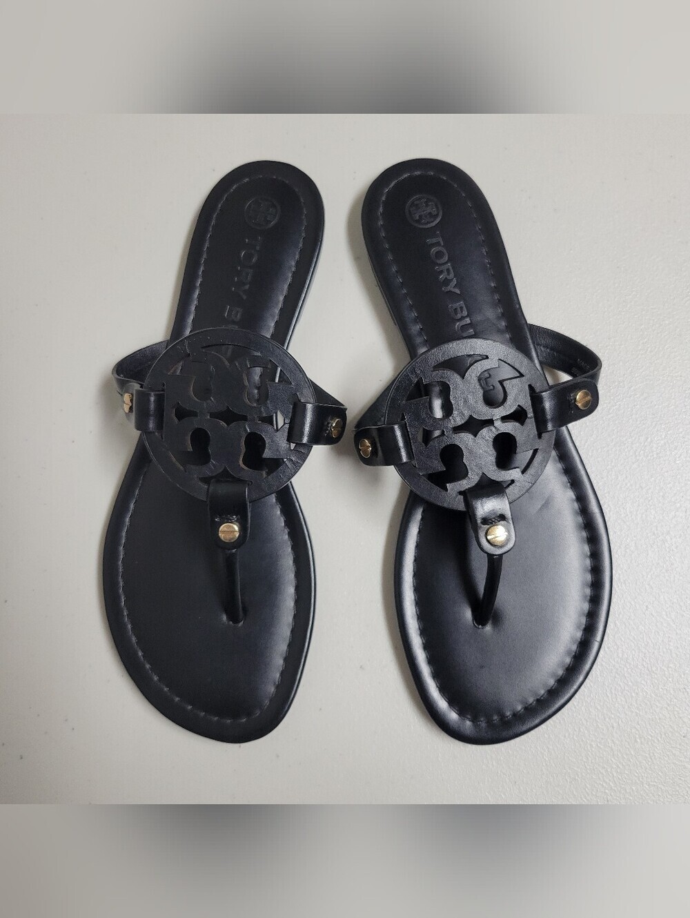 Tory Burch NWOT Perfect Black Miller Leather Thong Sandals Size 8 M.